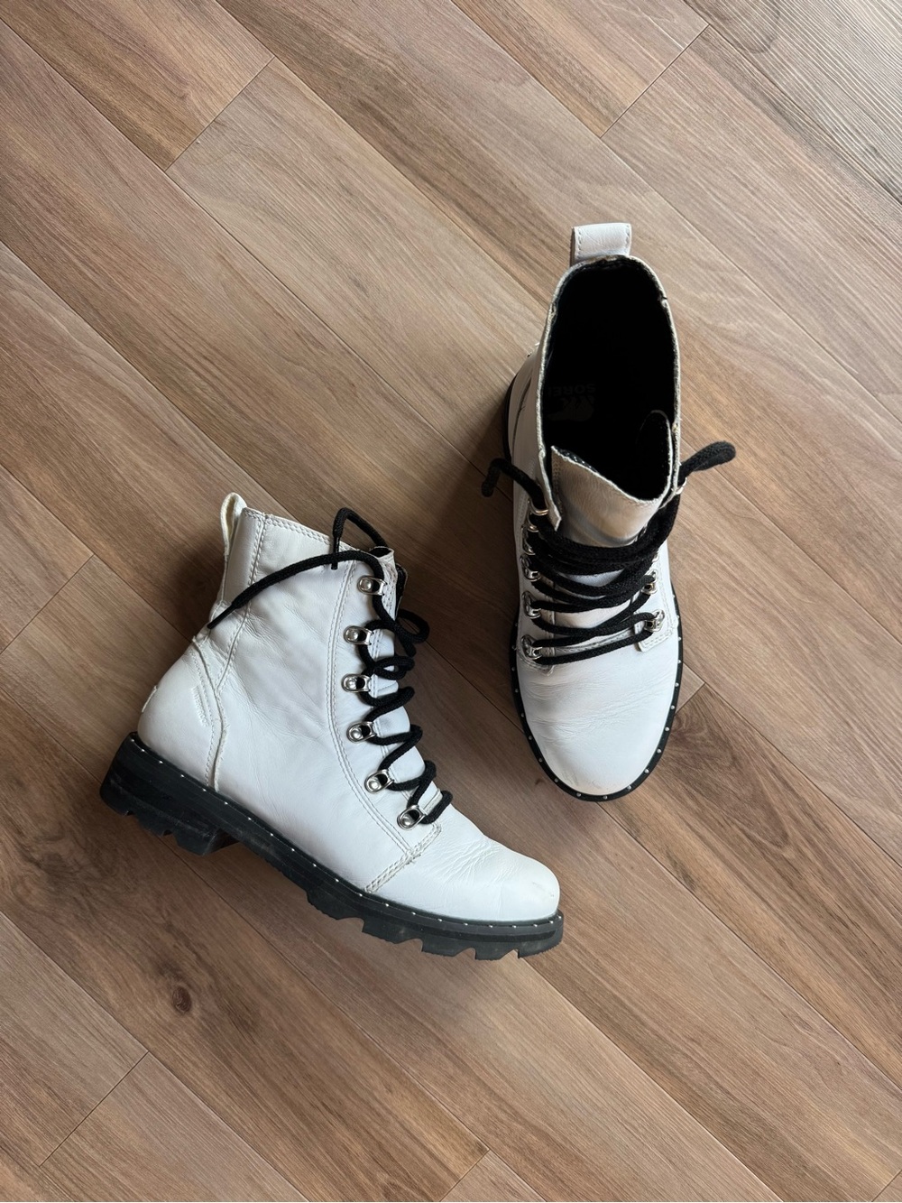 Sorel white combat boots 8.5
